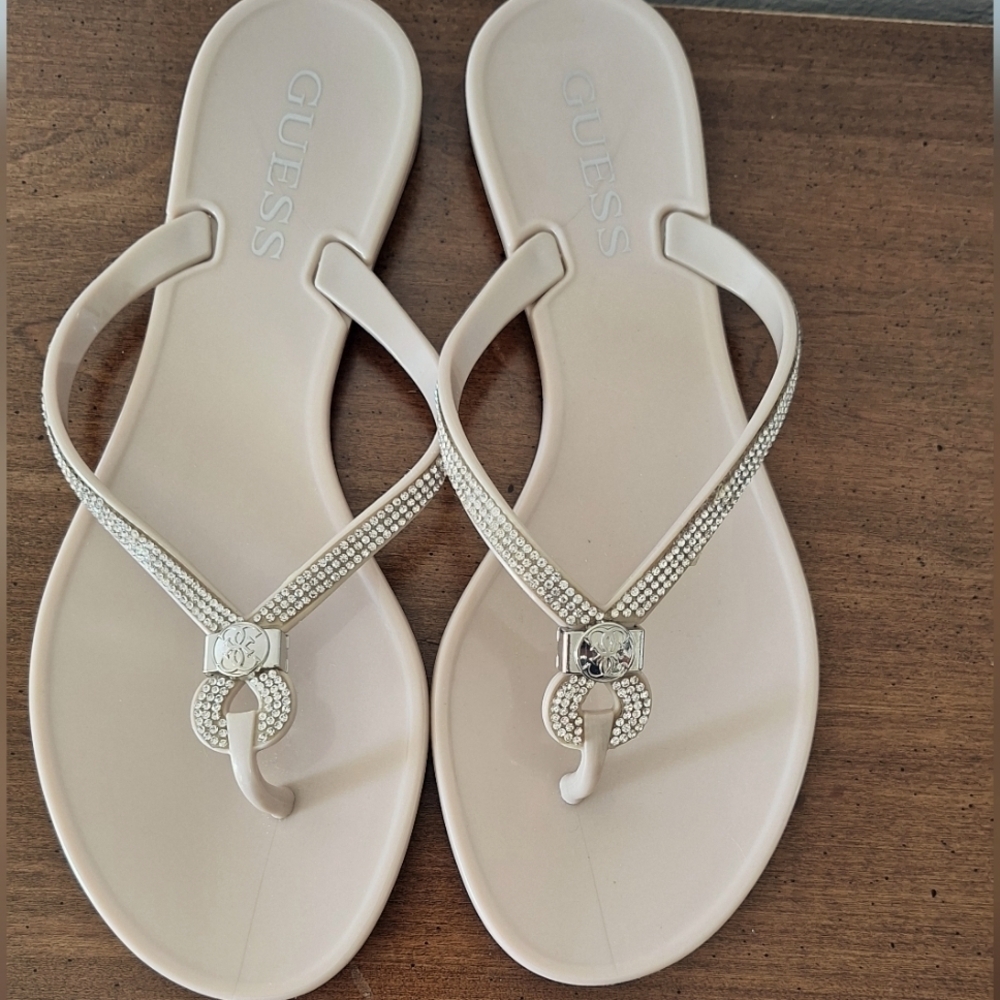 GUESS Cream Women's Sandals Flip Flops Size 7 - Picture 3 of 8